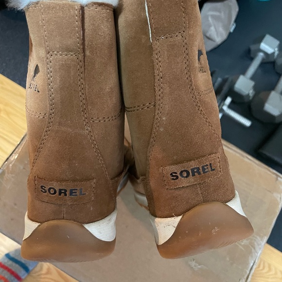 Sorel Winter Boots - worn once! - Picture 5 of 7
